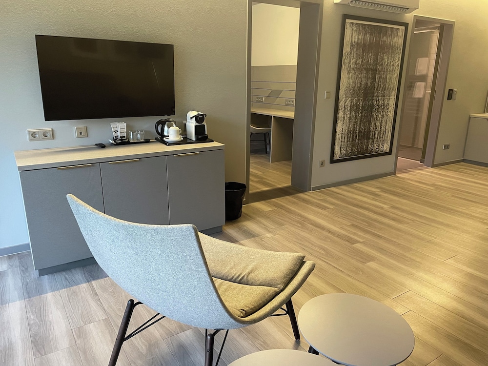 Schlosshotel Monrepos 54/62