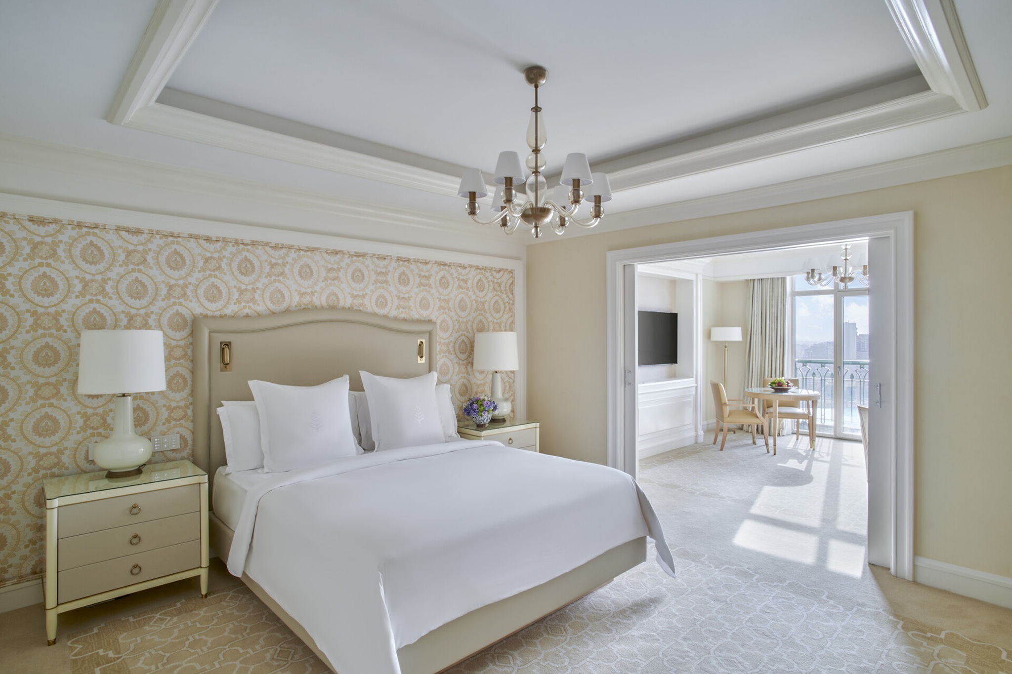 Corniche, Premium, Suite