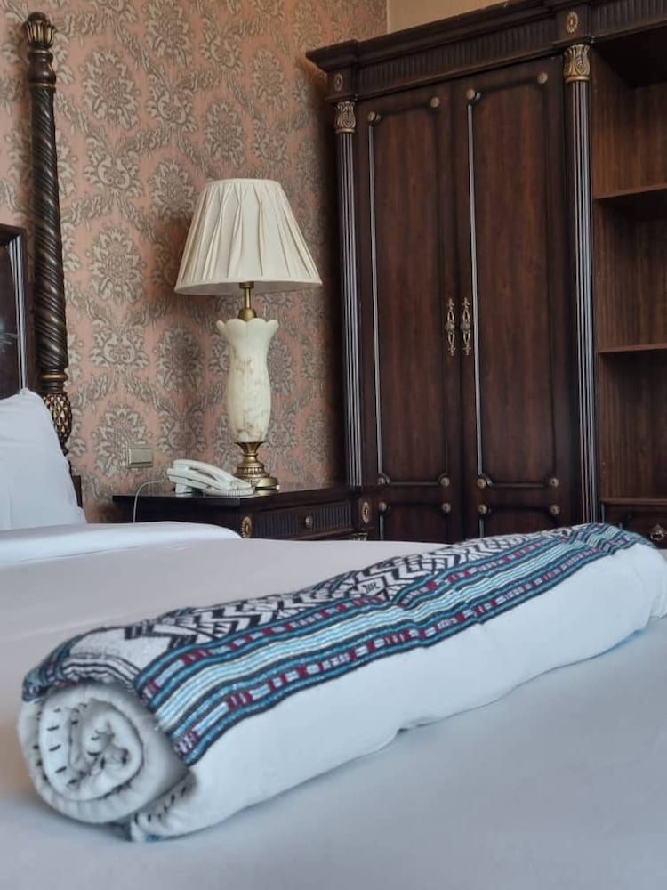The Residence Suite Hotel 39/42
