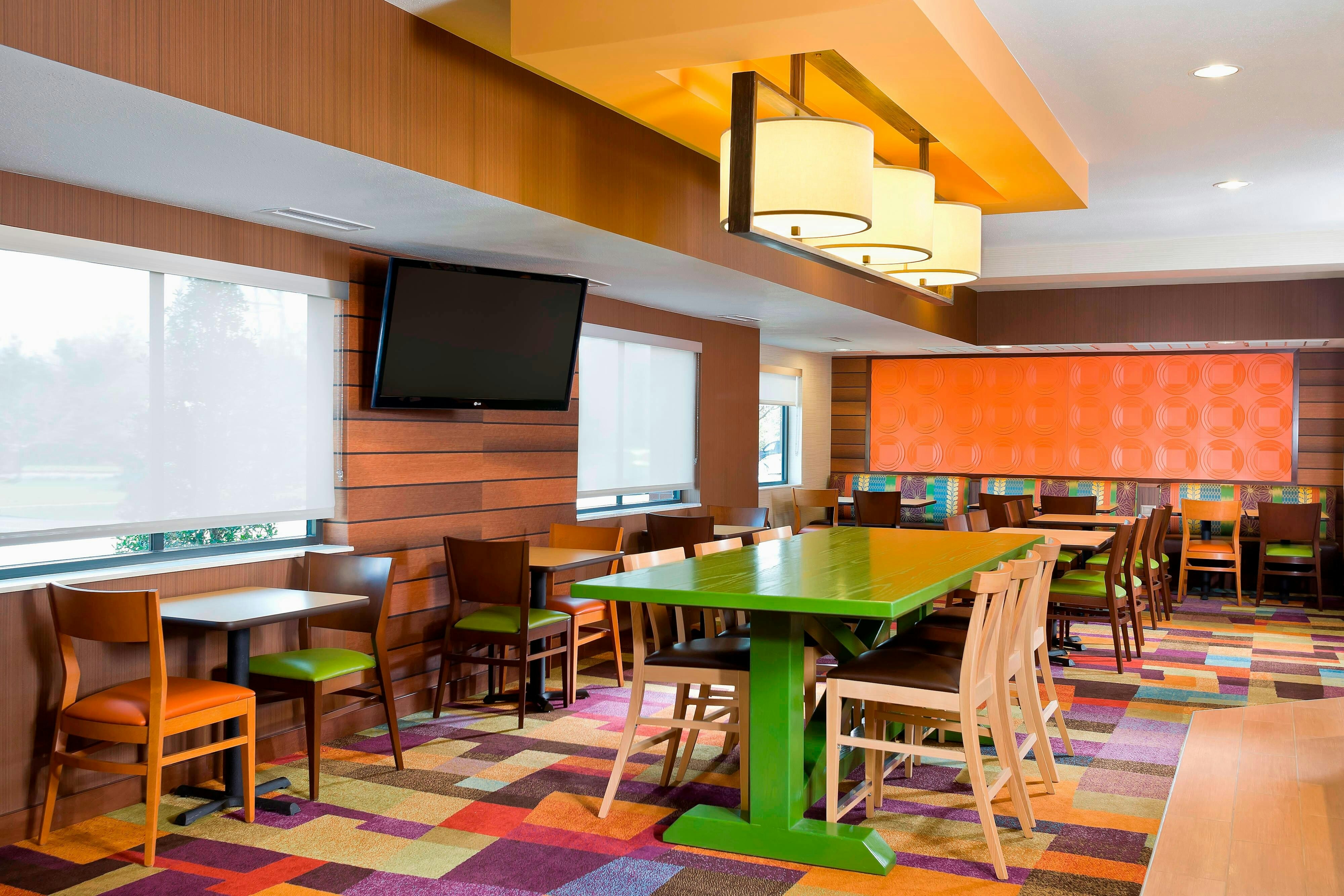 Fairfield Inn Suites Lexington Keeneland Airport 17/21