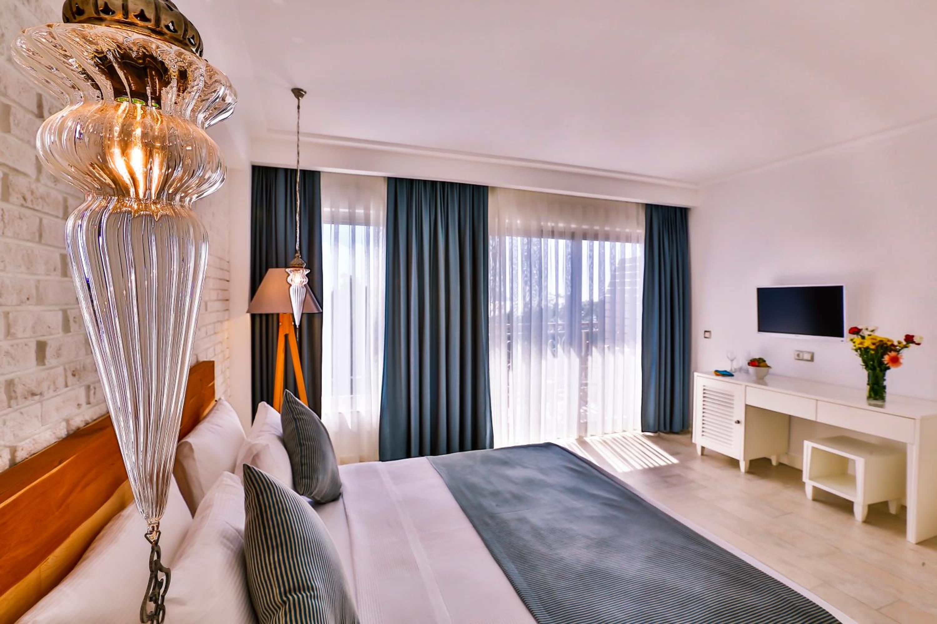 غرفة ديلوكس بسرير مزدوج بشرفة، Arnna Hotel 4/10