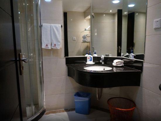 Shipai Hotel 36/37