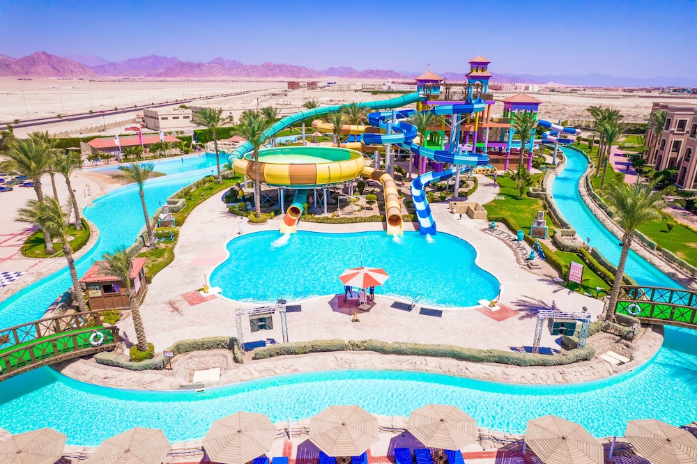 Charmillion Club Aqua Park 39/46