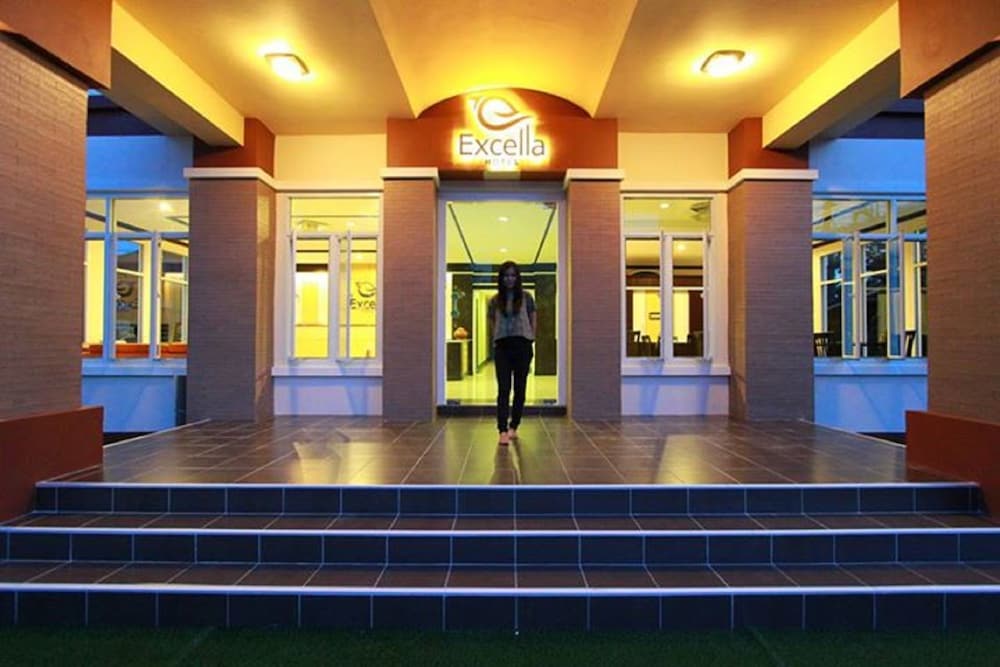 Excella Hotel 9/52