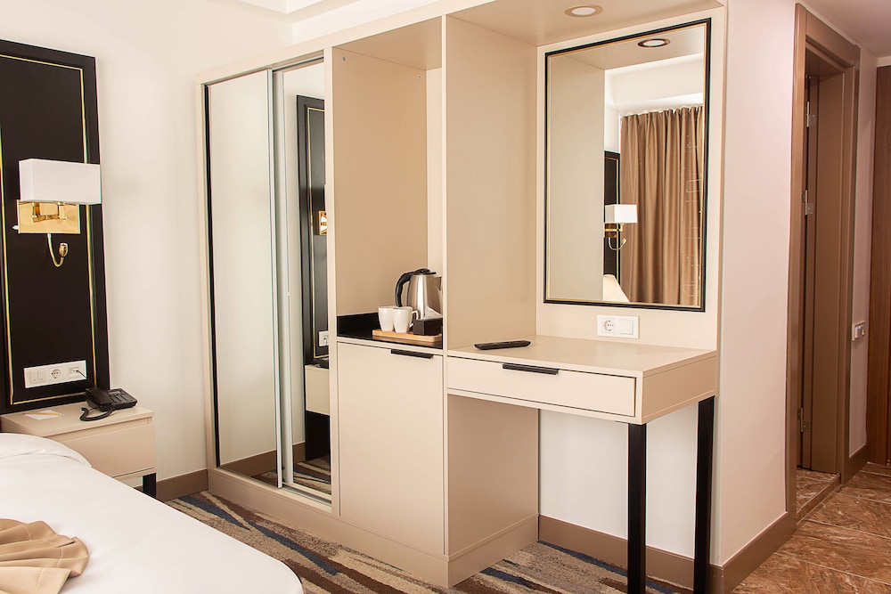 Shelter Inn Hotel & Spa 46/47