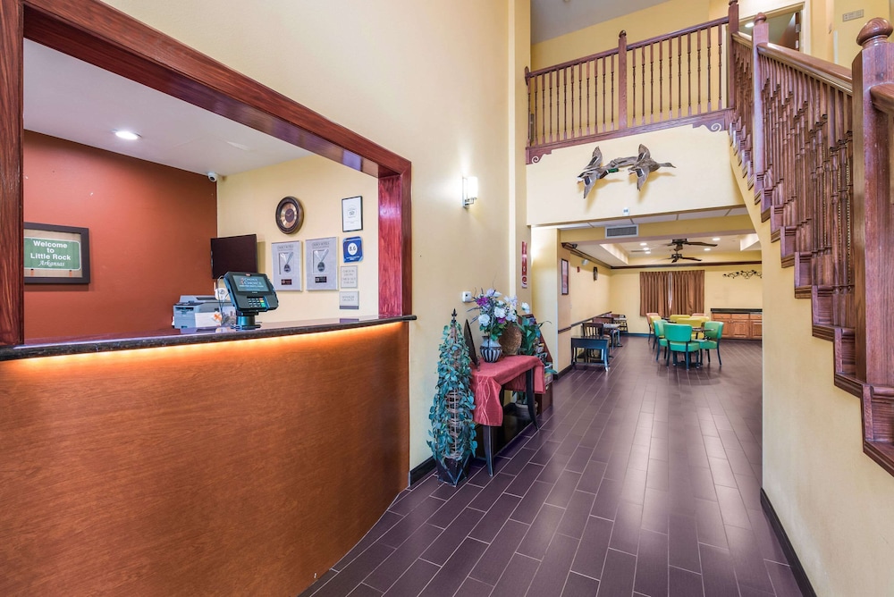 Econo Lodge Inn & Suites Little Rock SW 4/21