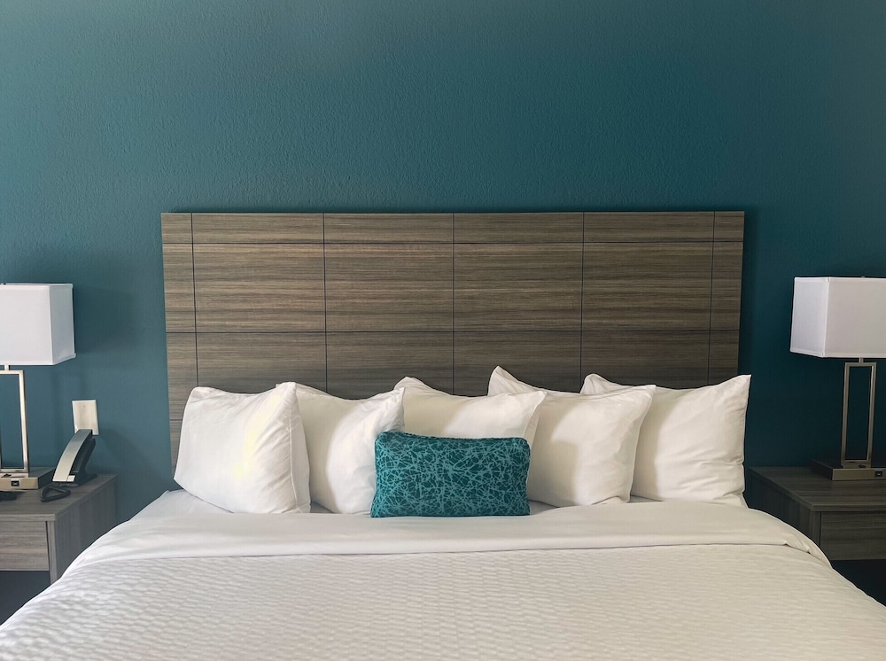 Baymont by Wyndham Lumberton NC 30/52