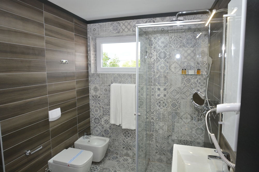 2 BEDROOMS, FAMILY, APARTMENT