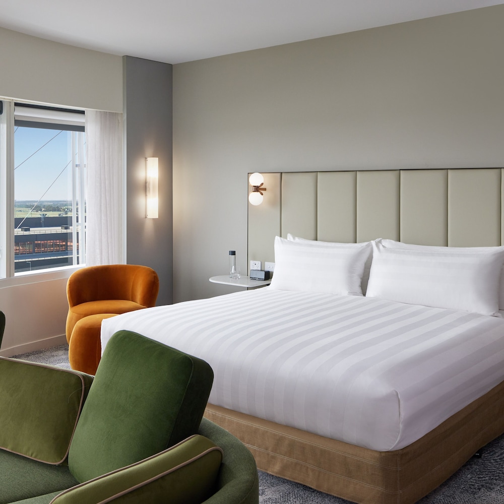 Spa, Suite, King Bed, Runway View