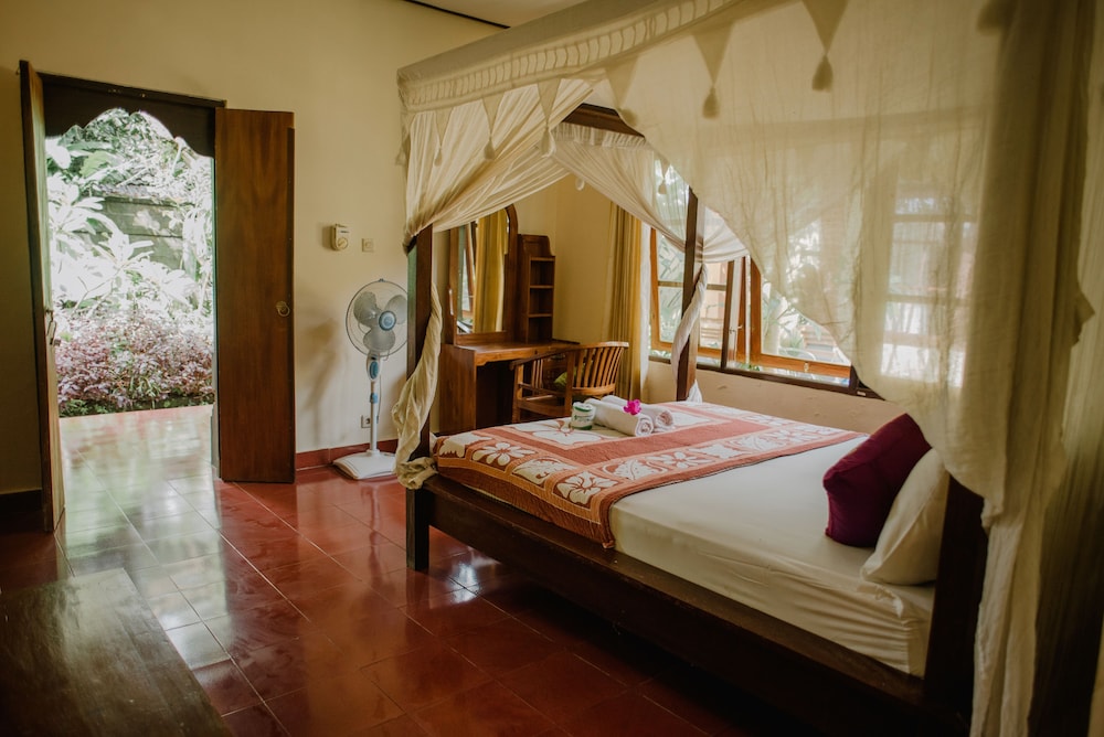 Nyoman Warta Accommodation 11/25