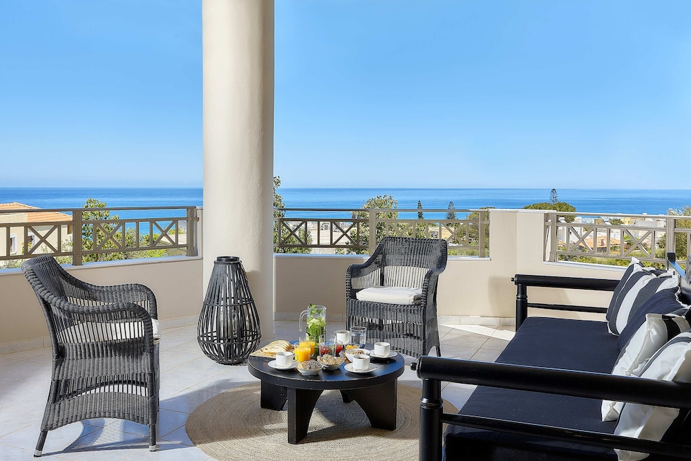 Grace Villas Collection Adult Only 18 + 132/149