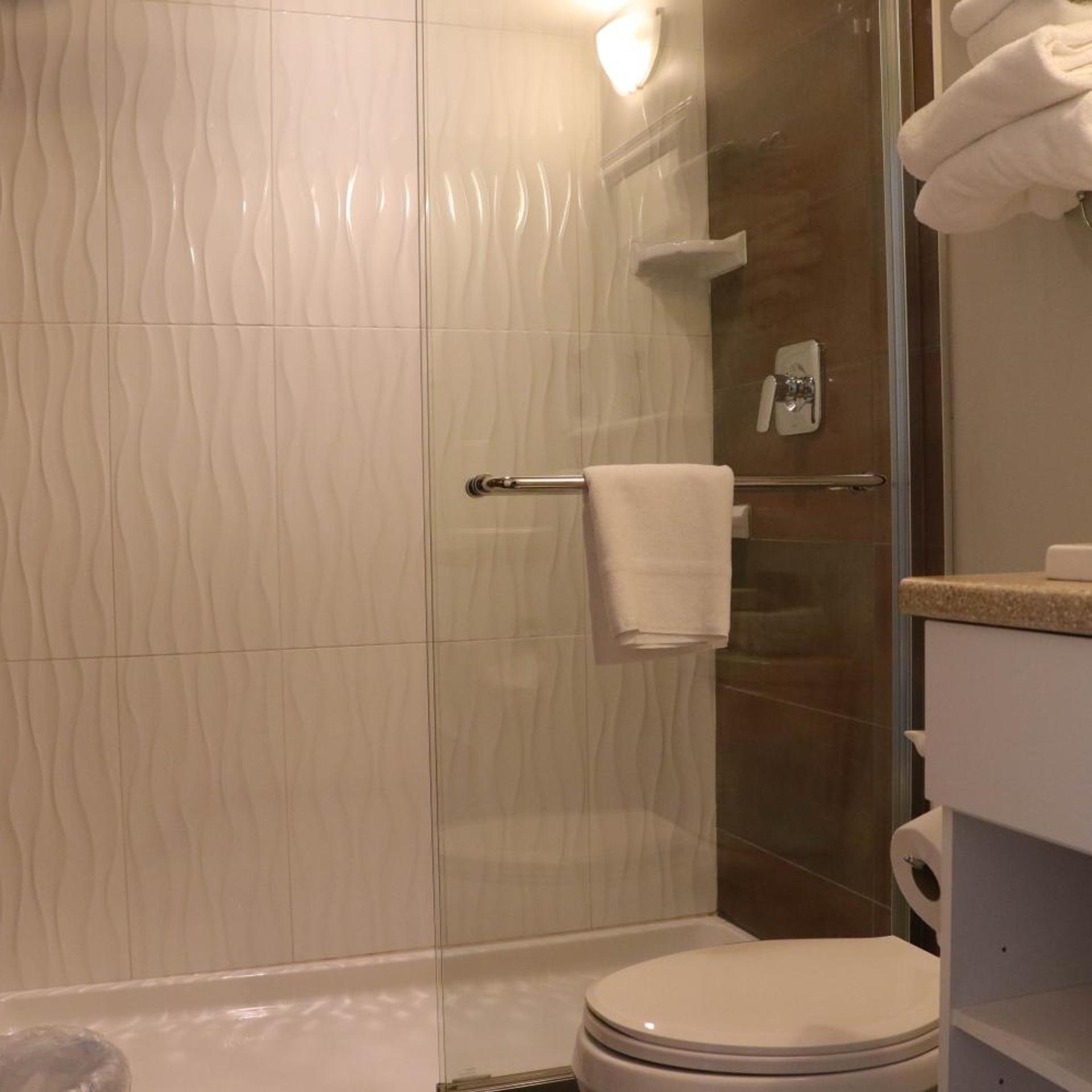Waterfront Suites And Marina 28/29