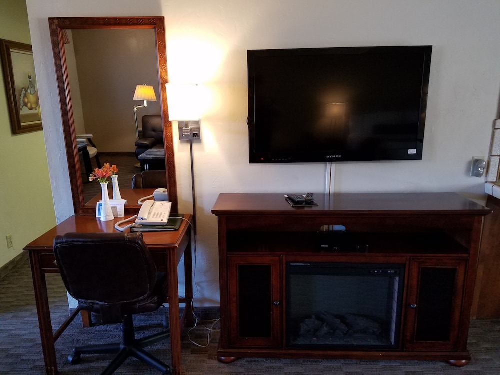 Lone Oak Lodge 32/35