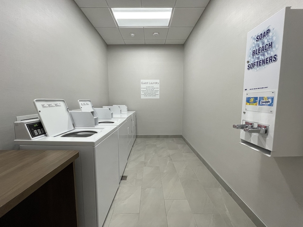 Holiday Inn Express & Suites Ft. Smith Airport, an IHG Hotel 59/75