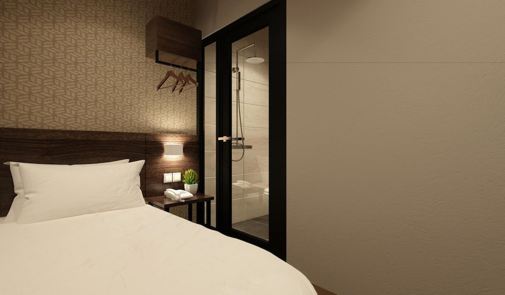 The Square Hotel 7/62