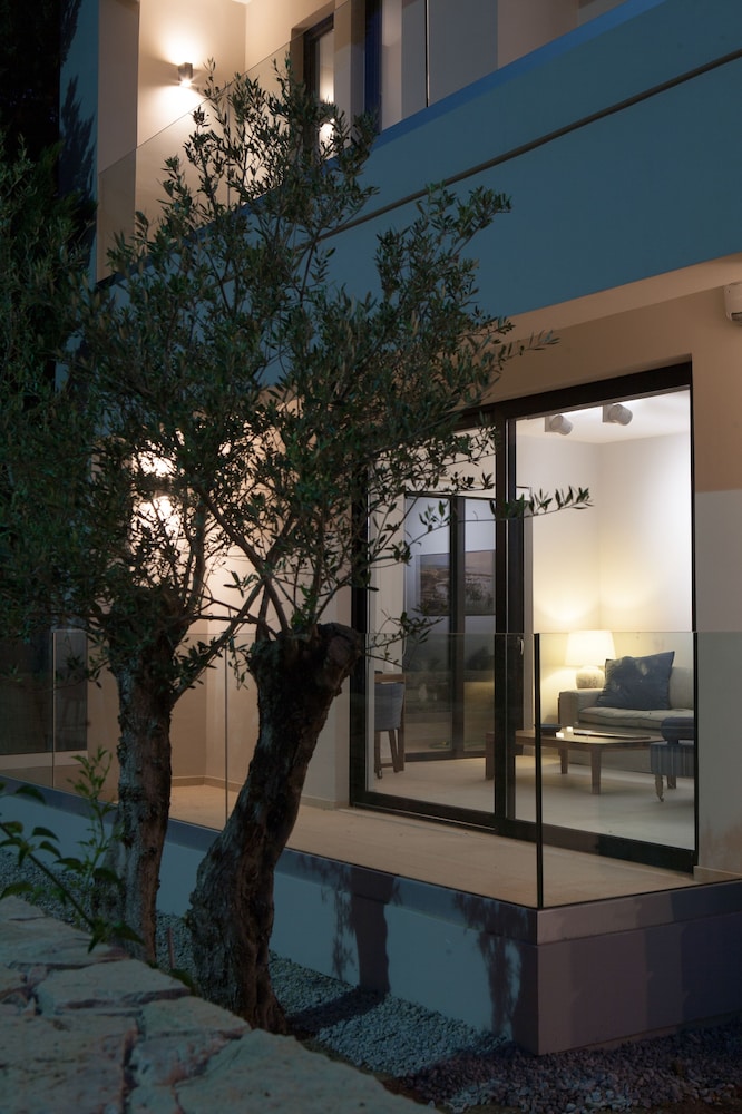 Aethrion Boutique Homes 23/50