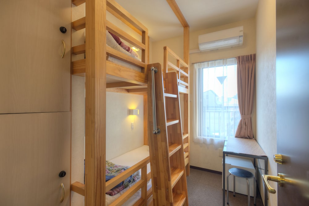 Palace Japan Hotel 43/45