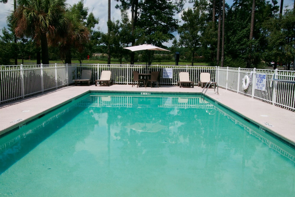 Hampton Inn & Suites Bluffton-Sun City 26/43