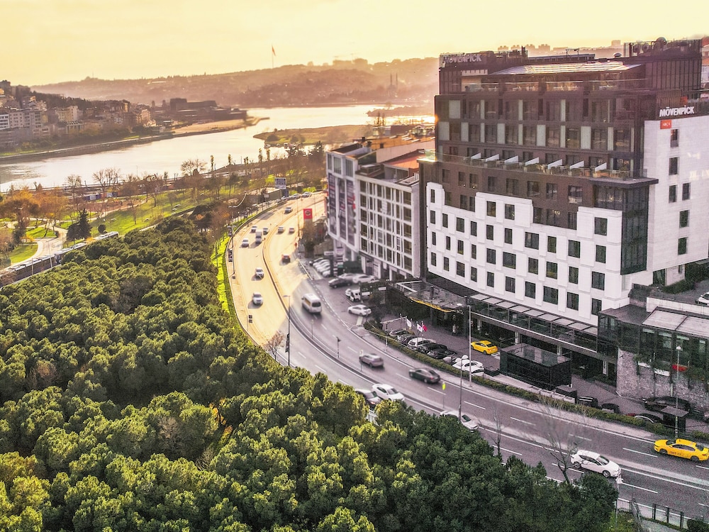 Movenpick Hotel Istanbul Golden Horn 4/89