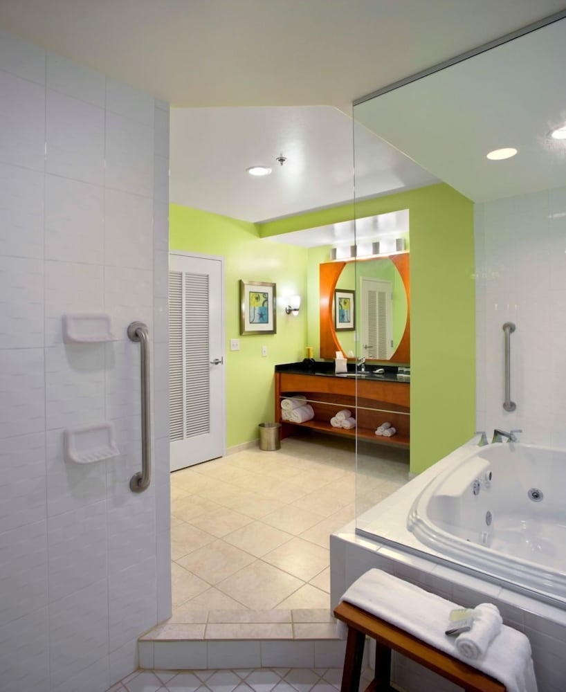 Hotel Indigo Jacksonville Deerwood Park 28/77