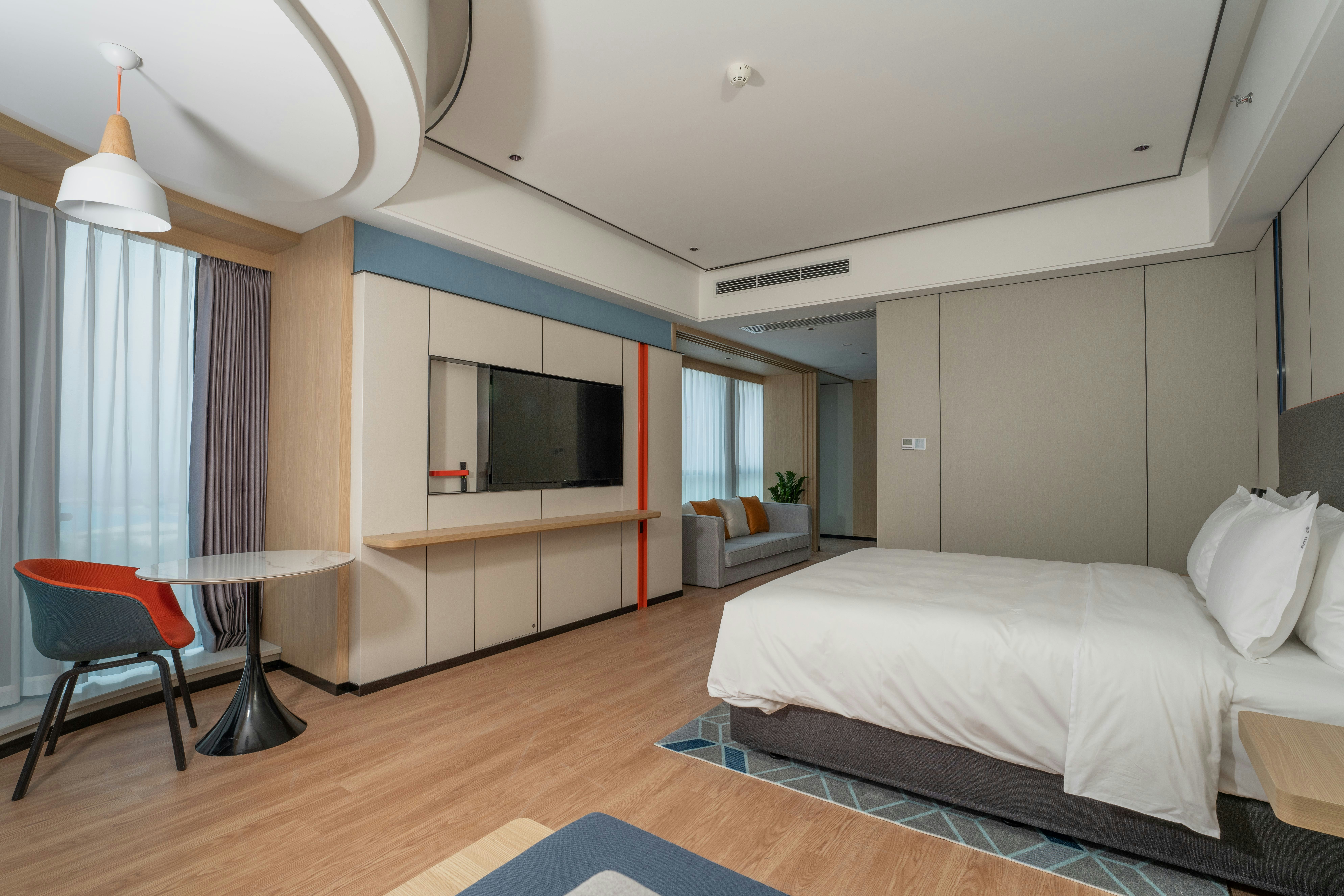 Standard, King Bed, Extra Floor Space