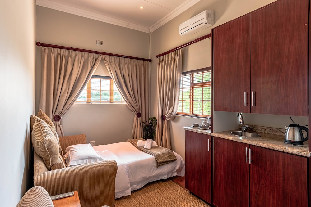 Mooiplaas Guesthouse 18/70