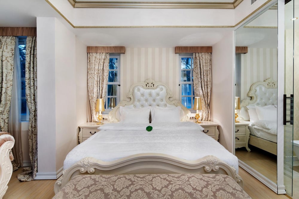 JUNIOR SUITE, DELUXE