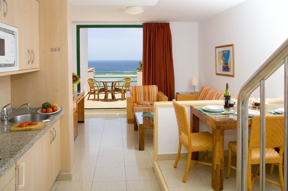 Aparthotel Esquinzo Y Monte Del Mar 38/50