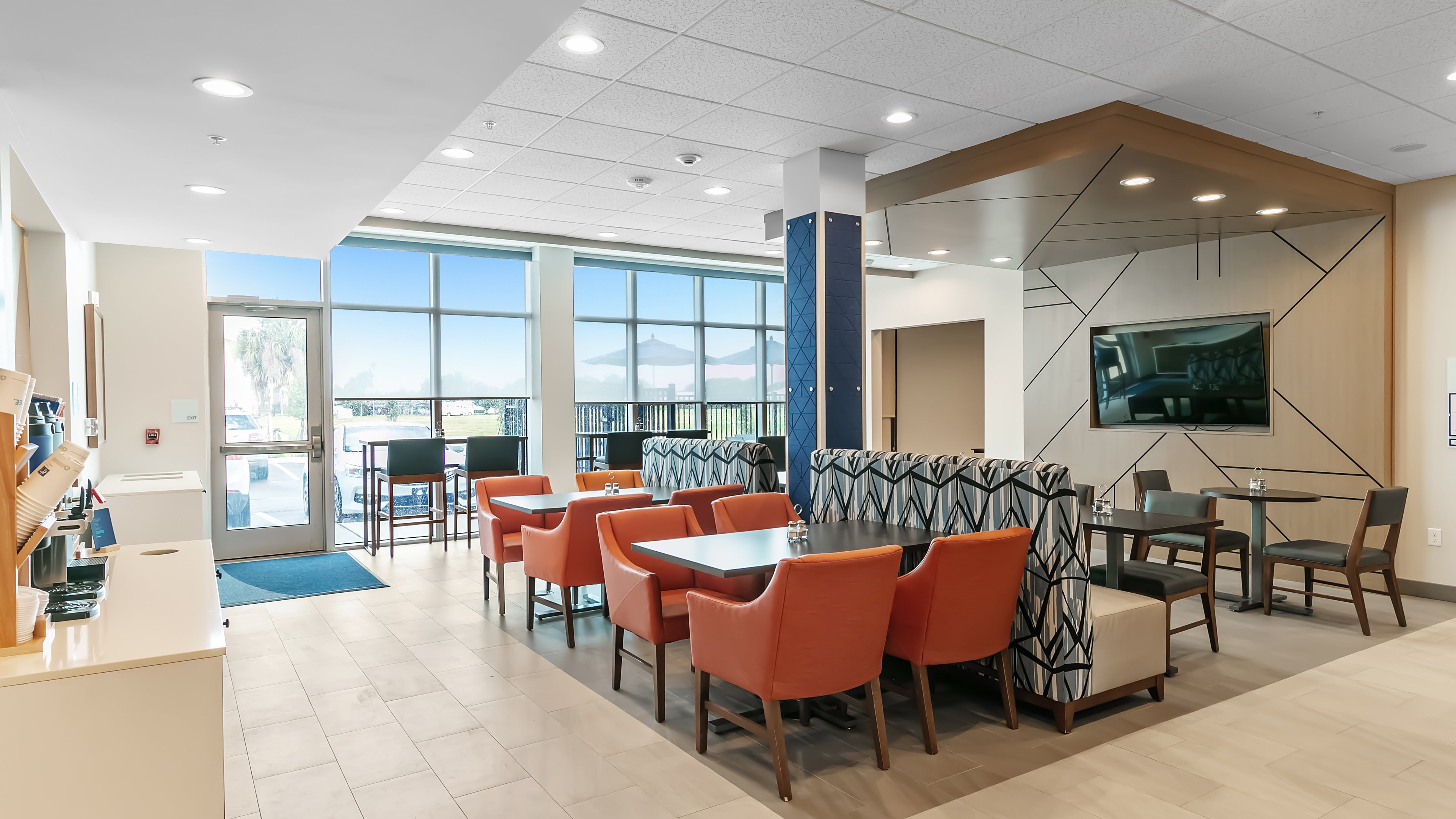 Holiday Inn Express & Suites Nokomis Sarasota South 15/24