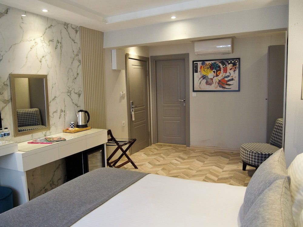 The Roomy Hotel Nisantasi 16/25
