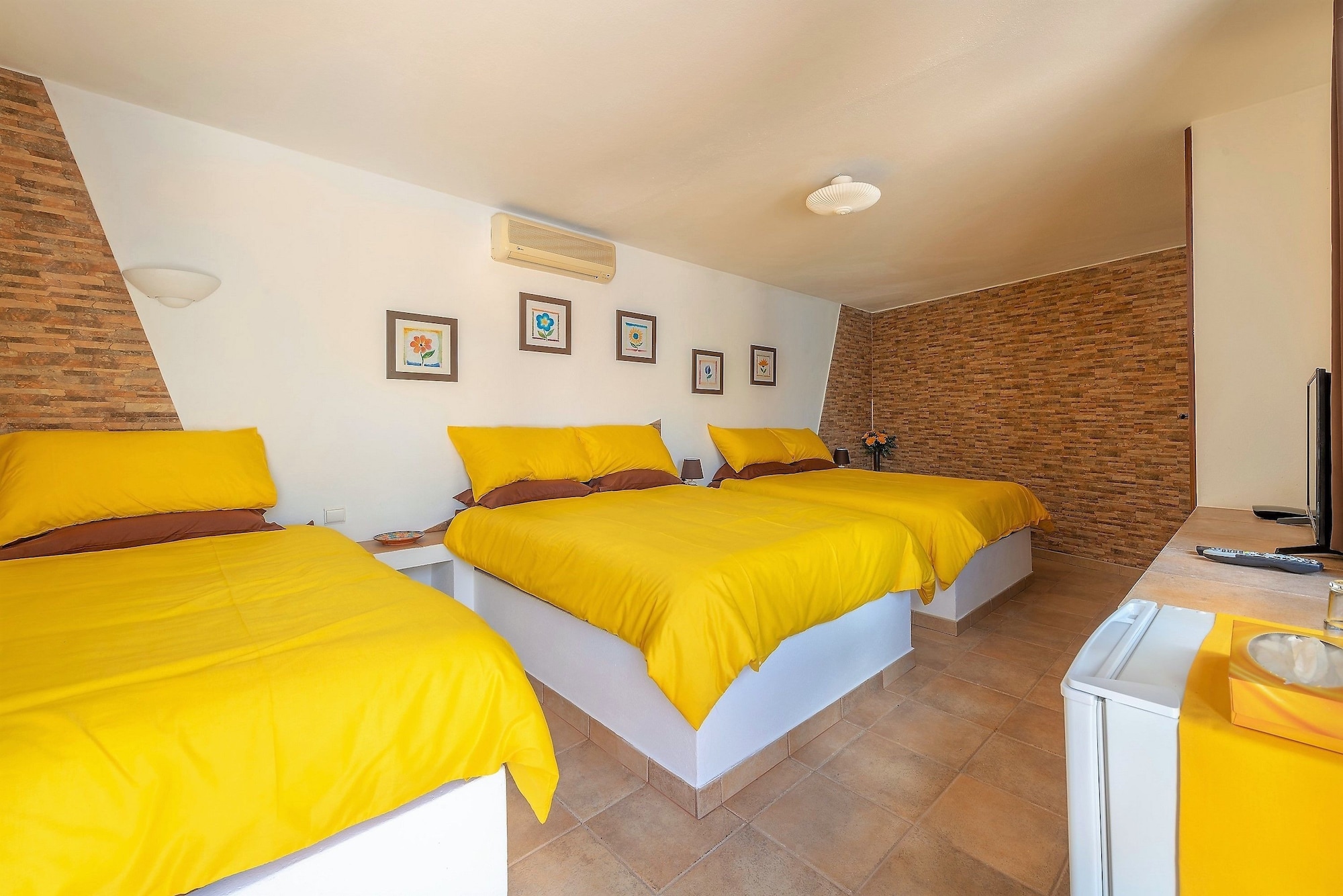 Family, 1 Single and 2 Double Beds