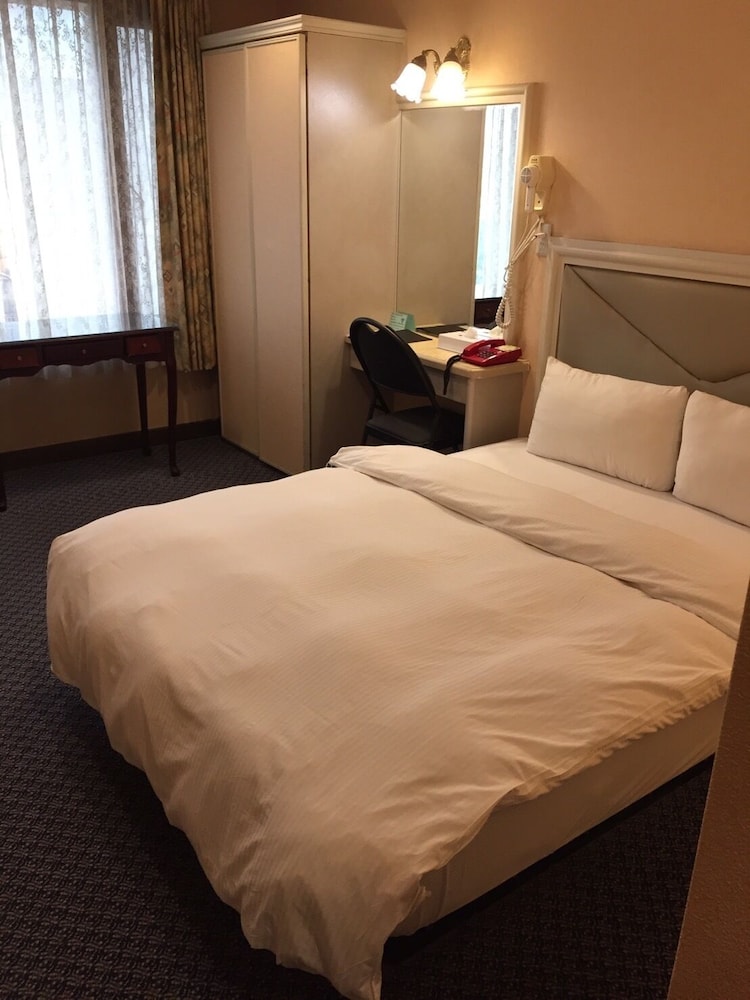 BUSINESS, DOUBLE BED