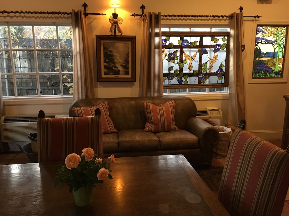 Chantico Inn 46/70