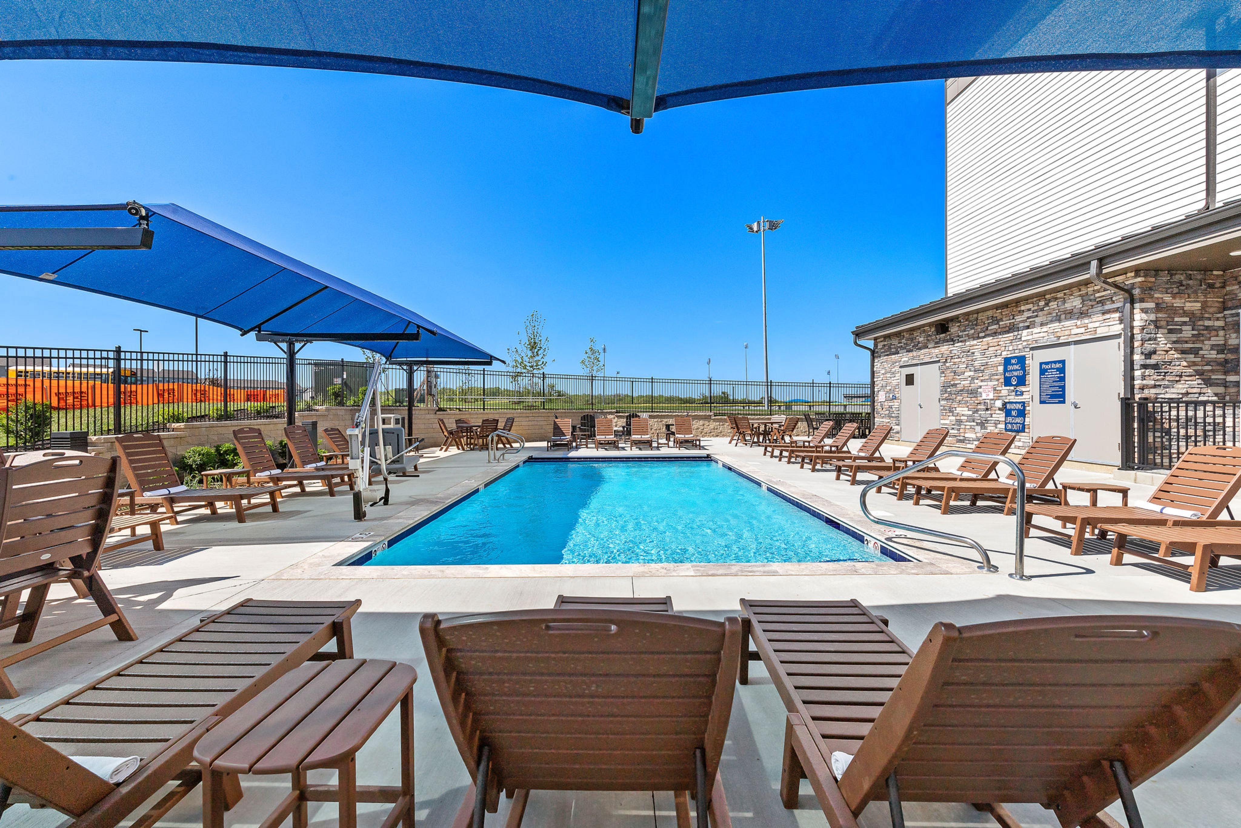 Holiday Inn Express Kansas City North Parkville, an IHG Hotel 23/50