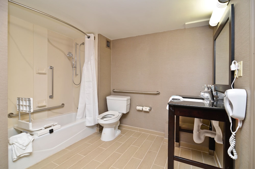 Holiday Inn Express Burlington 17/79