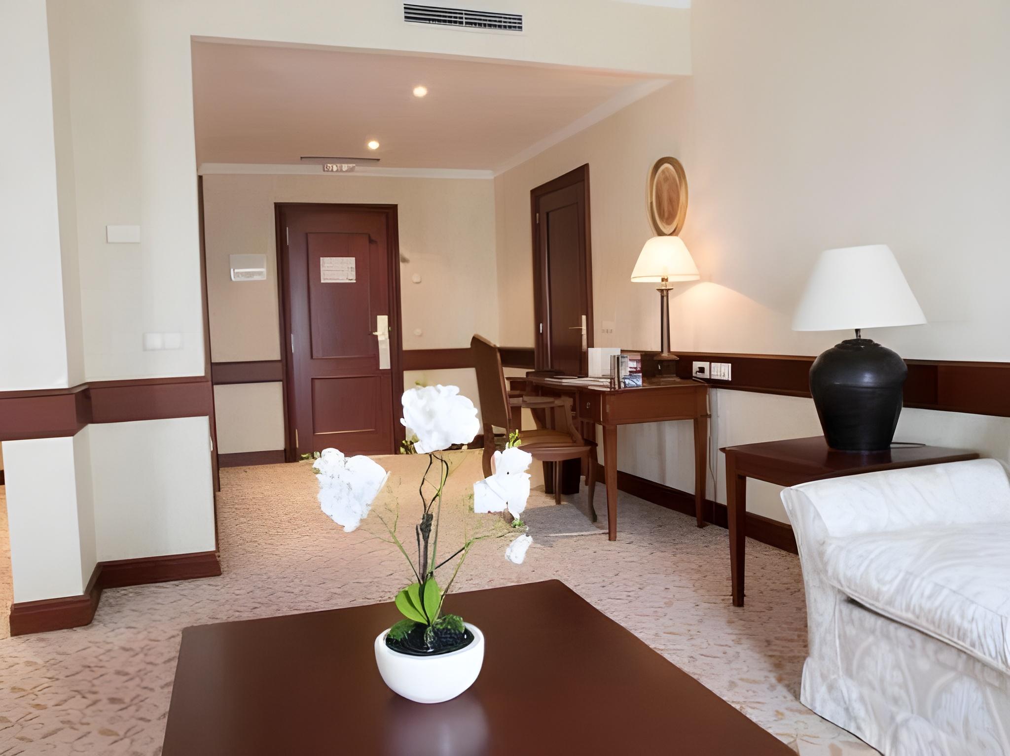 Room, Double or Twin Bed, with Extra Bed