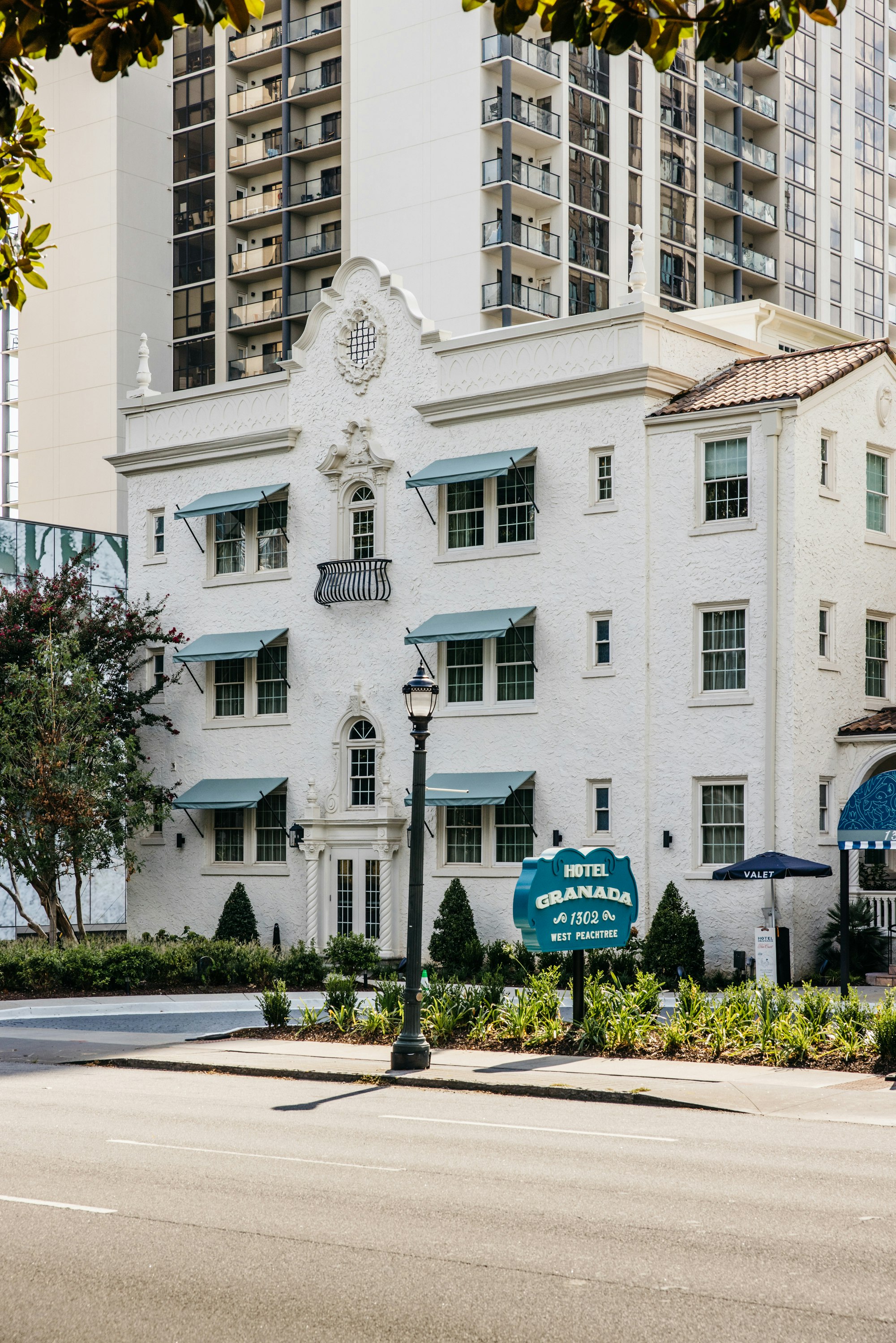 Artmore Hotel 2/35