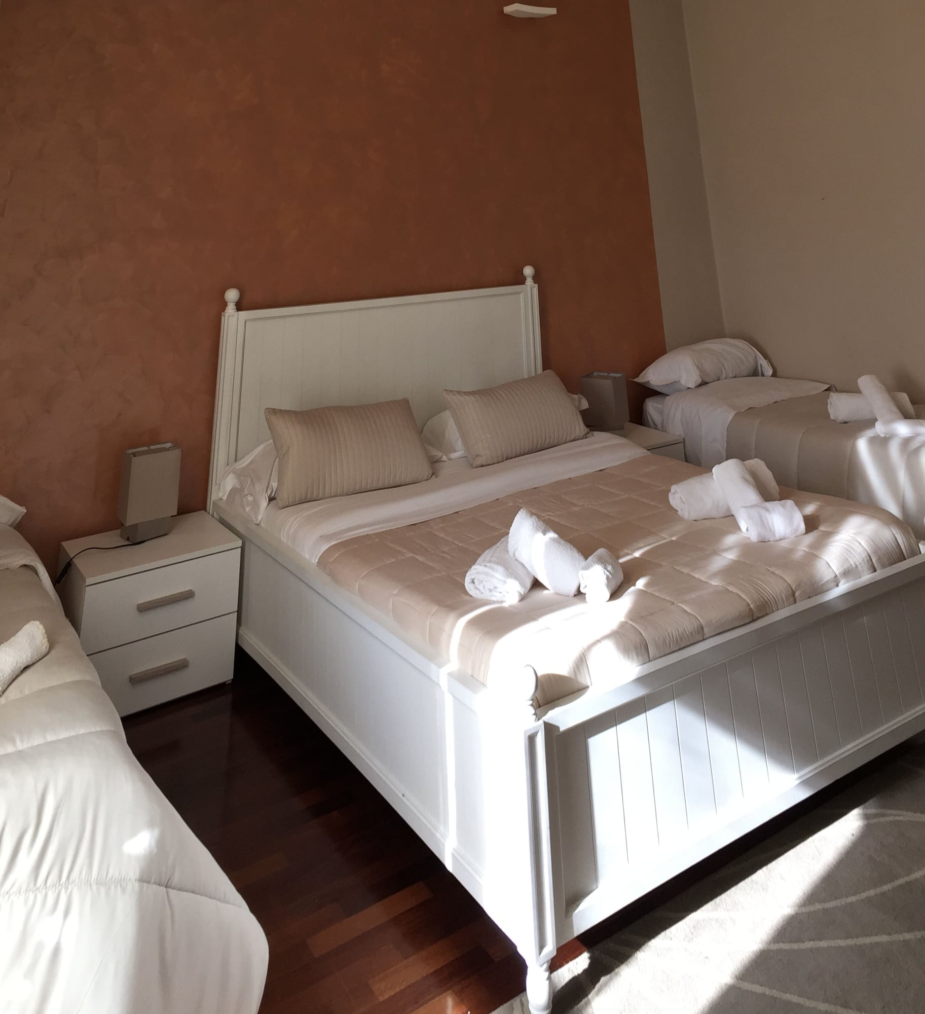 ROOM, TRIPLE, 1 DOUBLE AND 1 SINGLE BED