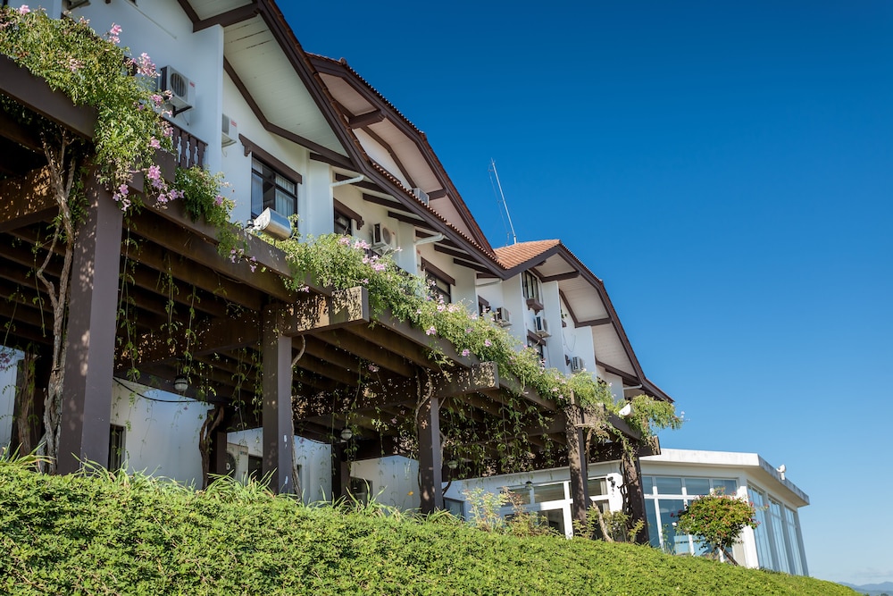 Monthez Hotel & Eventos 64/65