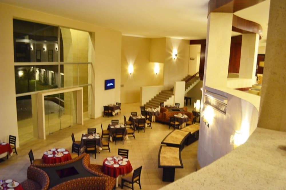 SUN HOTEL 56/68