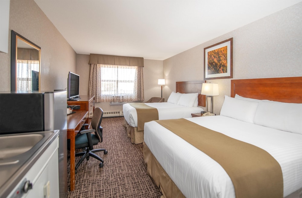 Coast Fort St John Hotel 25/64