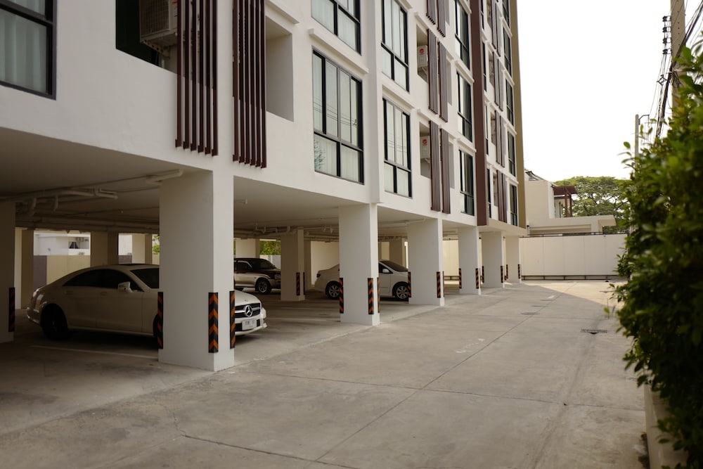 185 Residence 39/50