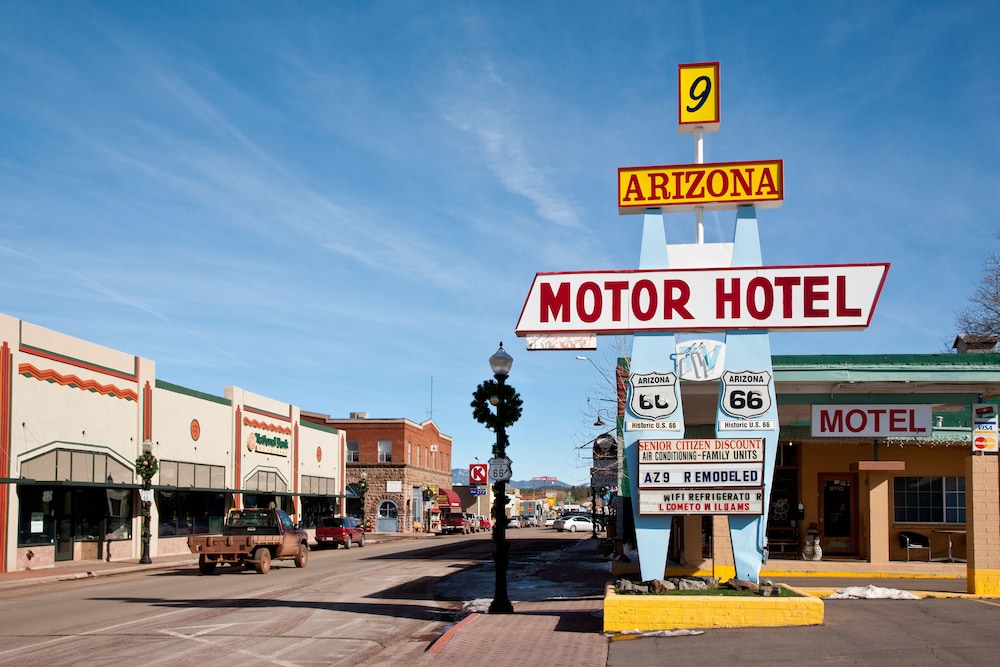 Arizona 9 Motor Hotel 23/28
