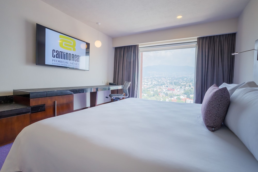 CAMINO REAL CLUB, KING BED