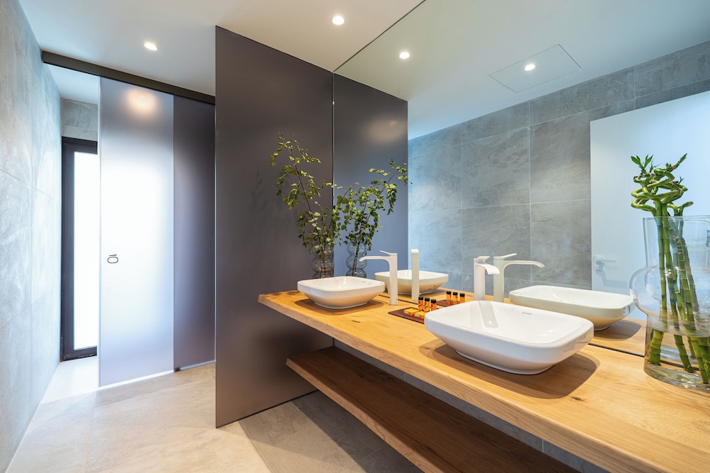 Leiro Residences 50/50