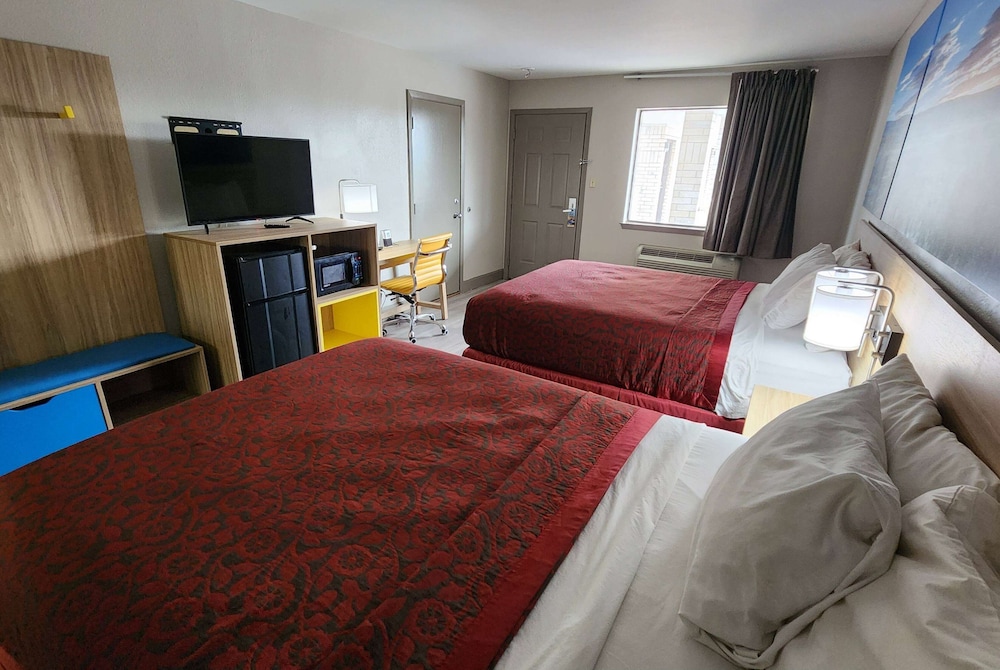 Room, 2 Queen Beds, Smoking