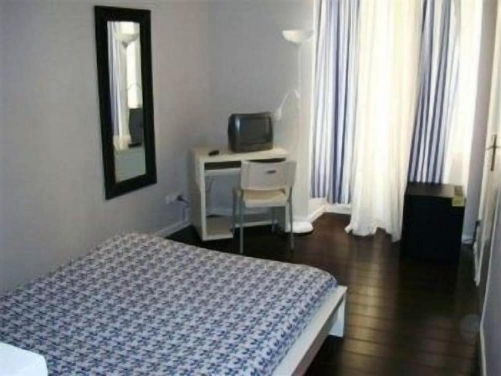 PIZARRO HOSTAL 12/50