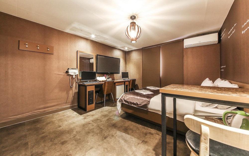 Noriter Hotel 6/50