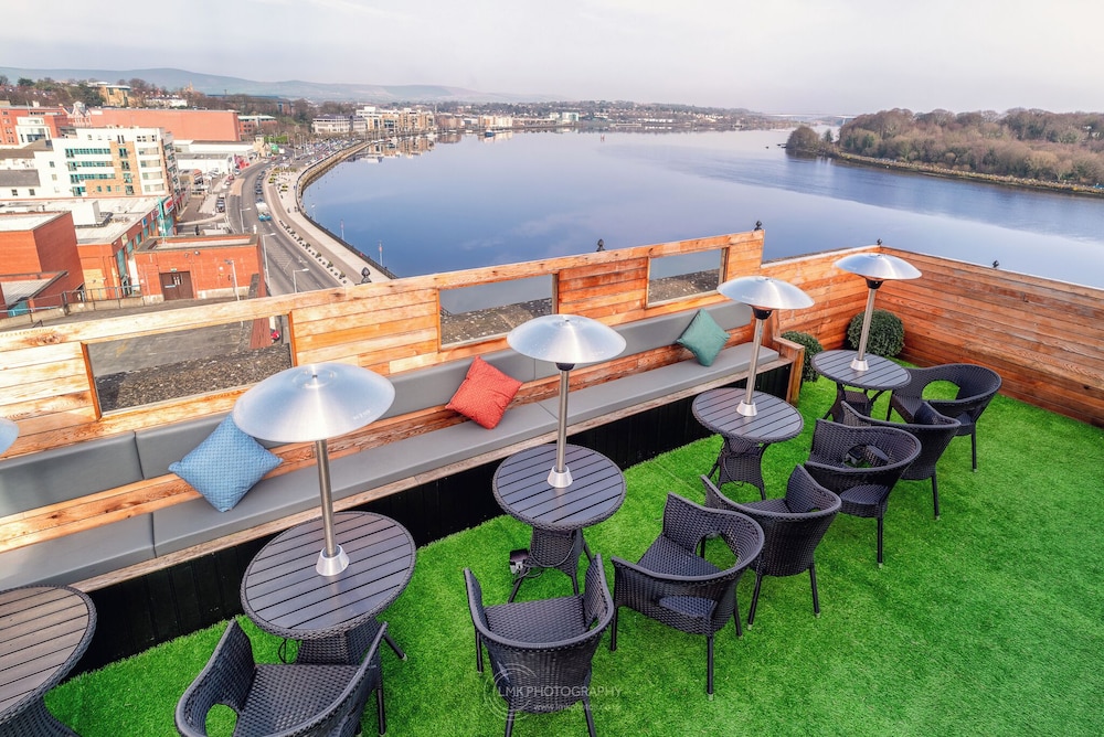 City Hotel Derry 61/68