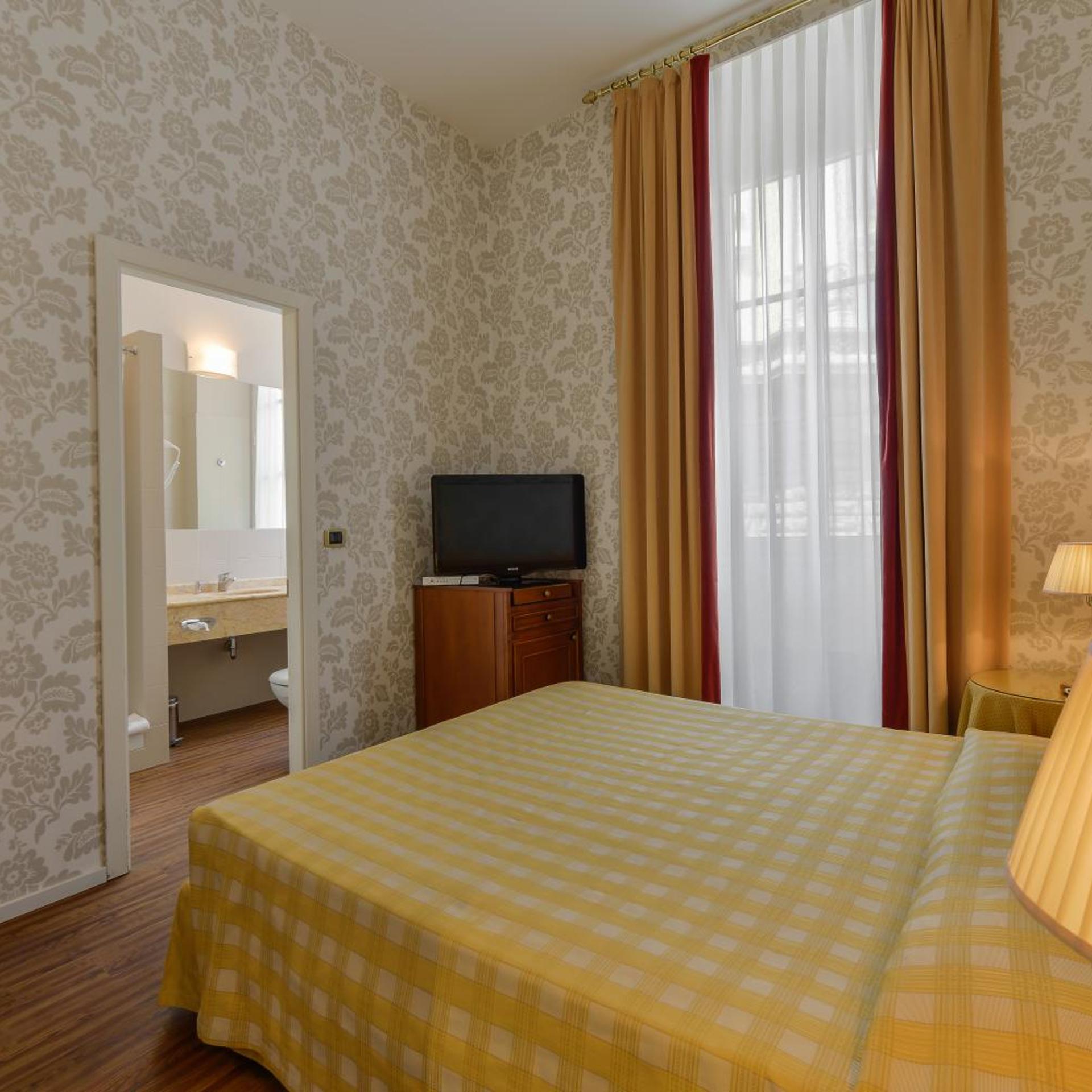 COMFORT, DOUBLE BED